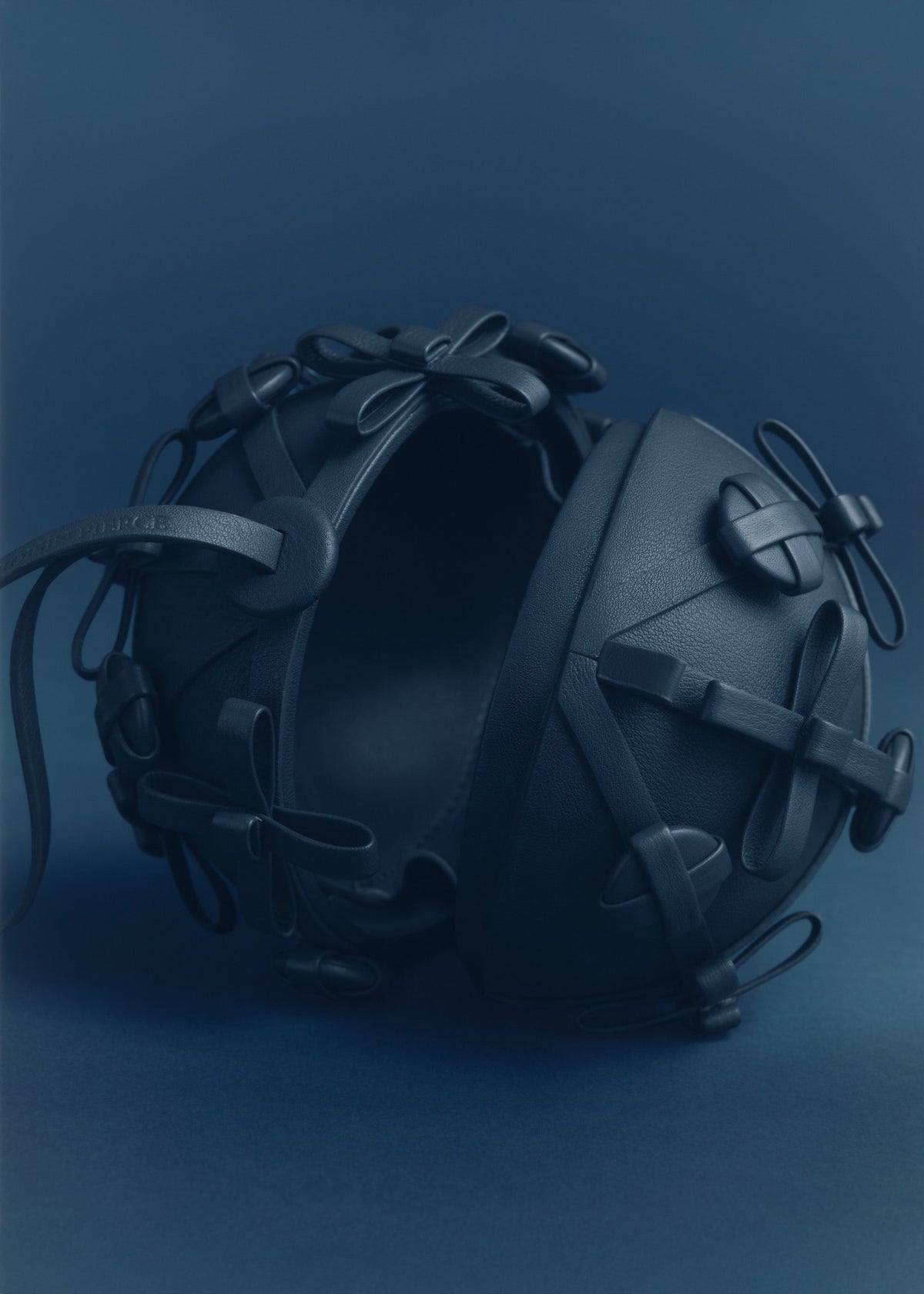 Button Bow Sphere - Ink